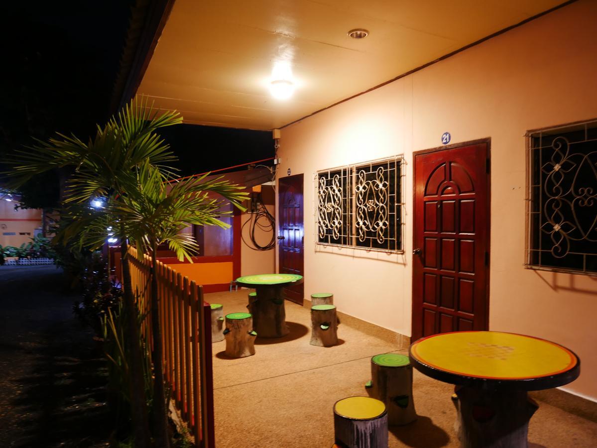 Khong Chiam Hotel Екстер'єр фото